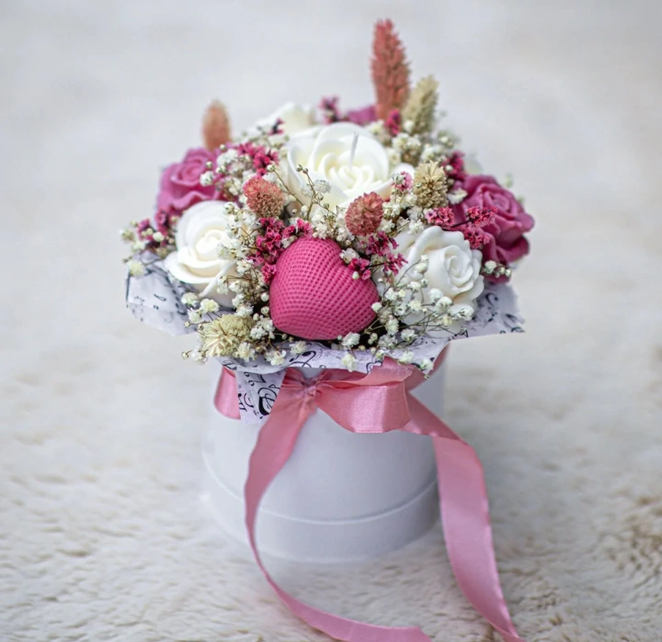 aranžman od sojinog voska i suhog cvijeća